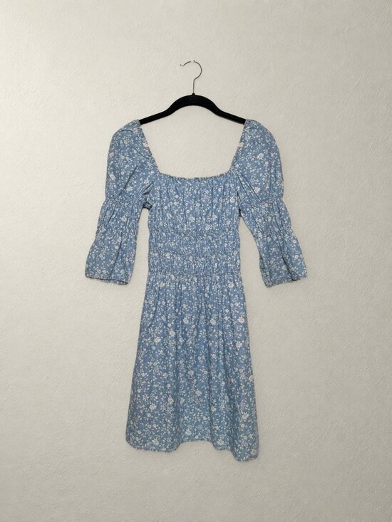 Topshop Dresses & Skirts - Topshop Blue Ditsy Floral Smocked Square Neck Puff Sleeve Mini Dress Size 0